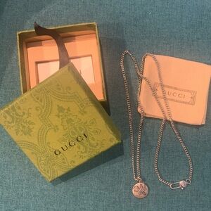 Gucci necklace. Blind for love. Silver.